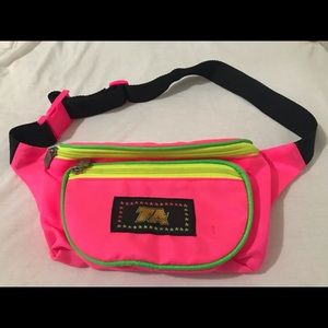 Reto TA Fanny pack great used condition.